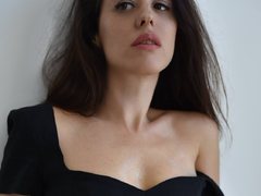 SweetAlana - female with brown hair and  small tits webcam at ImLive