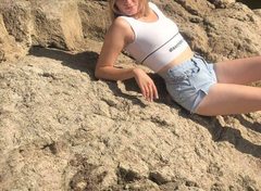 SweetNectarina - female webcam at ImLive