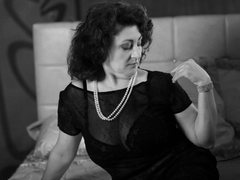 SweetSadieBB - female with black hair and  big tits webcam at LiveJasmin