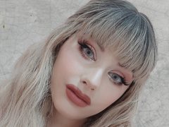 SweetSexyChloe - blond female webcam at ImLive