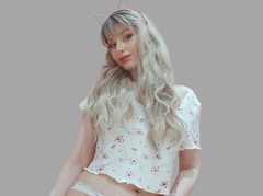 SweetSexyChloe - blond female webcam at ImLive