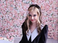 AmeliePearly - blond female webcam at LiveJasmin