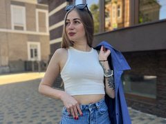 SweetdreamTRUE - female webcam at ImLive