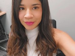 sweetcaroline1199 - female webcam at ImLive