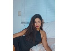 sweetcaroline1199 - female webcam at ImLive