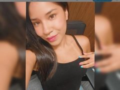 sweetcaroline1199 - female webcam at ImLive