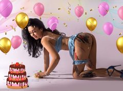 GabrielleRey - female with black hair and  big tits webcam at LiveJasmin