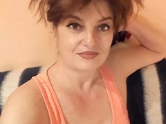 sweetkarina72 - female with brown hair and  big tits webcam at ImLive