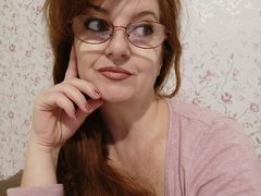 sweetkarina72 - female with brown hair and  big tits webcam at ImLive