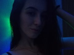 TessaVale - female with brown hair and  small tits webcam at ImLive