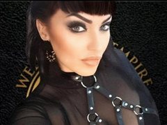 TheCountess406 - female with black hair webcam at ImLive