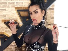TheCountess406 - female with black hair webcam at ImLive
