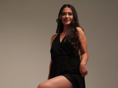 TheresaLarson - female with red hair webcam at xLoveCam