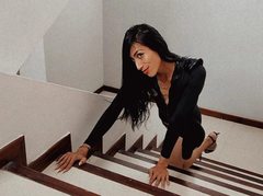 thamarar5129 - shemale with black hair webcam at ImLive