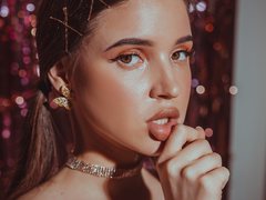 TildaBrooks - female with brown hair and  big tits webcam at LiveJasmin