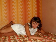 TUVikii - female with brown hair and  small tits webcam at ImLive