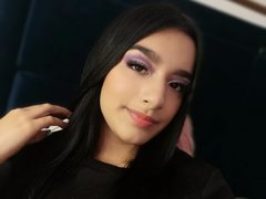 ValenFerrer - female with brown hair and  big tits webcam at ImLive
