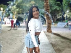 Valentina_Greys from ImLive