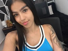 ValeryDuarte - female with black hair webcam at ImLive