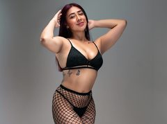 ElenaRed - female with black hair and  big tits webcam at xLoveCam