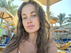 VanessaShake - female with brown hair webcam at LiveJasmin