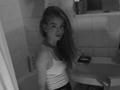 VeronicaMist - blond female with  small tits webcam at ImLive