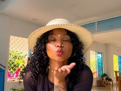 VeronnaSpicy_ - female with black hair webcam at ImLive