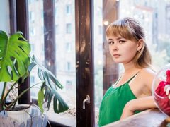 VictoriaCake - female with brown hair webcam at xLoveCam