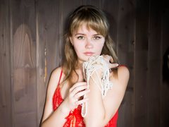 VictoriaCake - female with brown hair webcam at xLoveCam