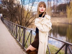 VictoriaCake - female with brown hair webcam at xLoveCam