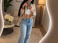 VioletaSaintt - female with black hair webcam at ImLive