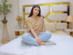 Violetta_Leroy - female with brown hair webcam at ImLive