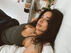 vivzzhon - female webcam at ImLive