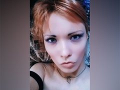 WildMissNiks - blond female webcam at ImLive