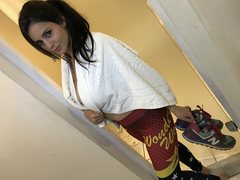WONDERWOMAN36DD - female with brown hair and  big tits webcam at ImLive