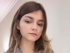 Xena_Exclusive - female with brown hair webcam at ImLive