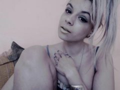 HotJuicyAlice - blond female webcam at LiveJasmin