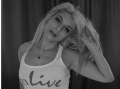 HotJuicyAlice - blond female webcam at LiveJasmin