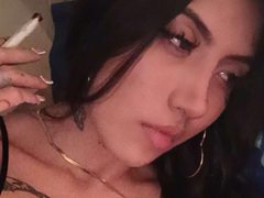 Lola_Stonner - female with brown hair and  small tits webcam at ImLive