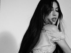 Lola_Stonner - female with brown hair and  small tits webcam at ImLive