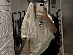 Lola_Stonner - female with brown hair and  small tits webcam at ImLive