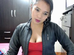 yesica100 - female with black hair and  small tits webcam at ImLive
