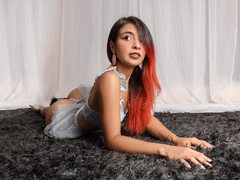 YueDacco - female with black hair webcam at ImLive