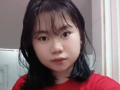 Yuummii - female webcam at ImLive