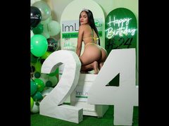 Zoe_Belle - female with black hair webcam at ImLive
