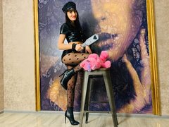 ZoeyLarken - female with black hair and  big tits webcam at ImLive