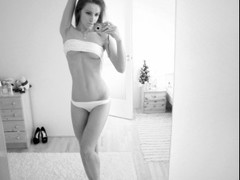 00Catwalk - blond female with  small tits webcam at LiveJasmin