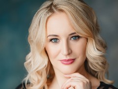 AbeyAmaze - blond female with  big tits webcam at LiveJasmin