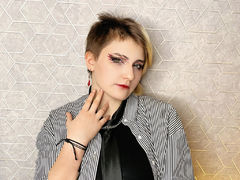 AbsiGlitch from LiveJasmin