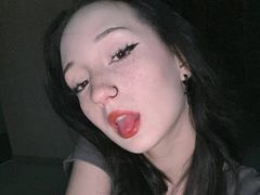 AccaBelow - female with brown hair webcam at LiveJasmin